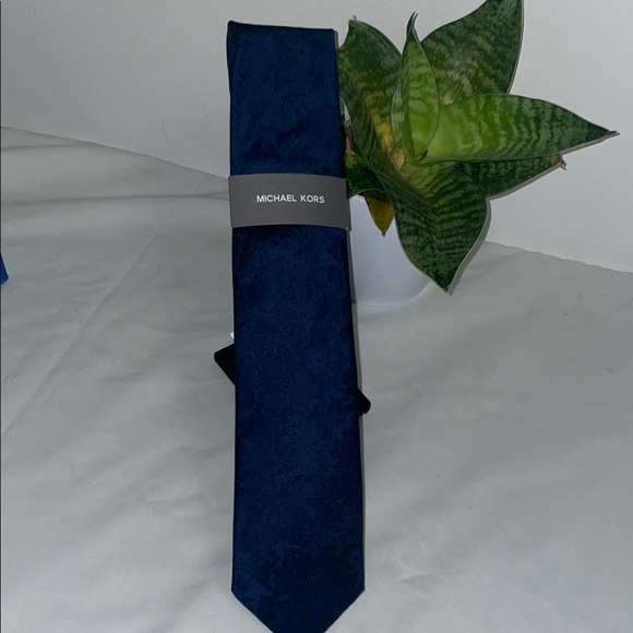 Michael Kors Navy Blue Tie - Picture 1 of 3
